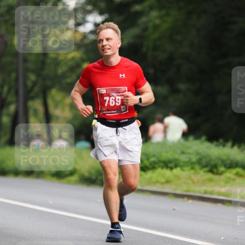 13.09.2026 - 21. swb-Marathon Bremen TobiasT http://msf.ph/oto/10244237 13.09.2026 11:47:07 Laufen 769 meine-sportfotos.de