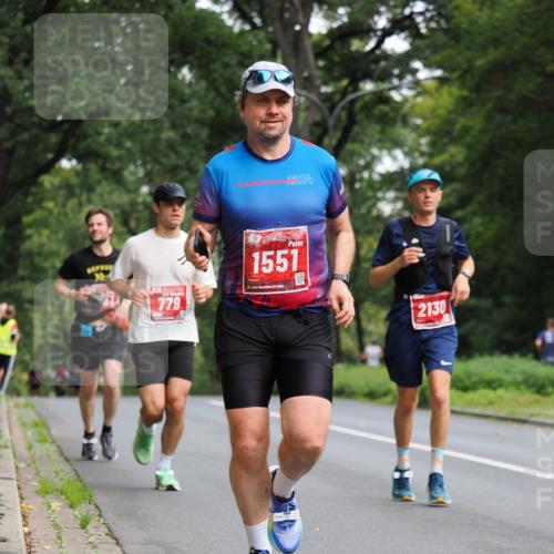 13.09.2026 - 21. swb-Marathon Bremen TobiasT http://msf.ph/oto/10244246 13.09.2026 11:47:09 Laufen 19, 2024, 1551, 779, 21, 2130 meine-sportfotos.de