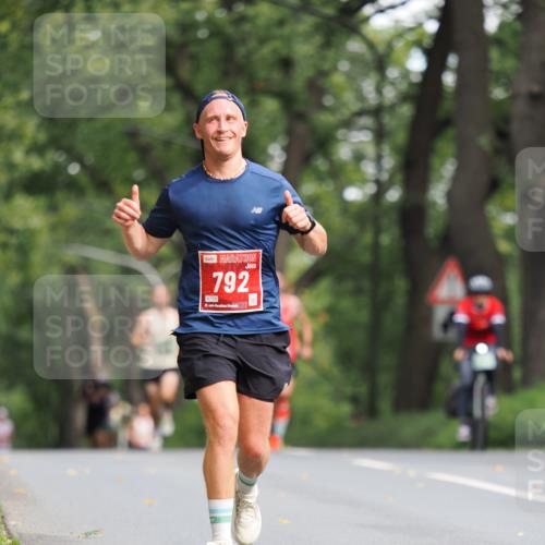 13.09.2026 - 21. swb-Marathon Bremen TobiasT http://msf.ph/oto/10244266 13.09.2026 11:47:37 Laufen 792, 1726, 21, 26 meine-sportfotos.de