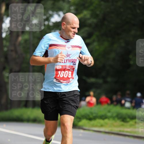 13.09.2026 - 21. swb-Marathon Bremen TobiasT http://msf.ph/oto/10244351 13.09.2026 11:48:23 Laufen 1809 meine-sportfotos.de