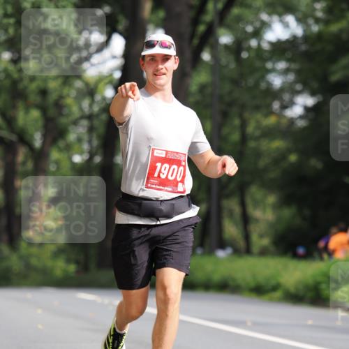 13.09.2026 - 21. swb-Marathon Bremen TobiasT http://msf.ph/oto/10244385 13.09.2026 11:48:54 Laufen 1900, 21 meine-sportfotos.de
