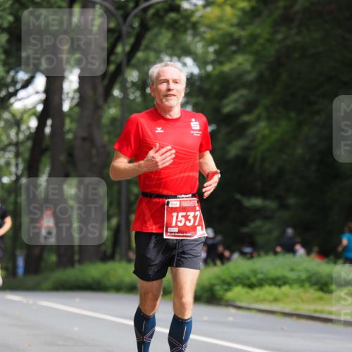 13.09.2026 - 21. swb-Marathon Bremen TobiasT http://msf.ph/oto/10244418 13.09.2026 11:49:23 Laufen 1537, 1477, 21 meine-sportfotos.de