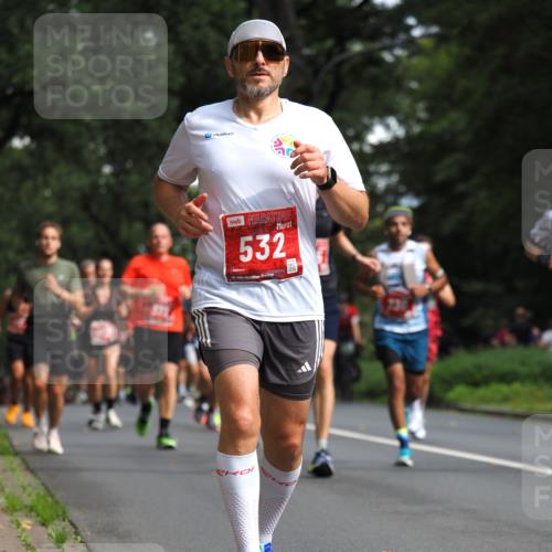 13.09.2026 - 21. swb-Marathon Bremen TobiasT http://msf.ph/oto/10244472 13.09.2026 11:49:53 Laufen 532, 21, 730 meine-sportfotos.de