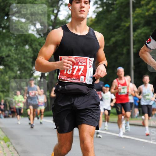 13.09.2026 - 21. swb-Marathon Bremen TobiasT http://msf.ph/oto/10244512 13.09.2026 11:50:02 Laufen 877, 21, 1877 meine-sportfotos.de