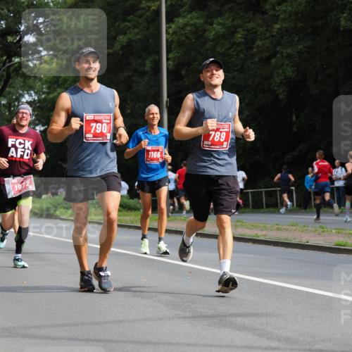 13.09.2026 - 21. swb-Marathon Bremen TobiasT http://msf.ph/oto/10244516 13.09.2026 11:50:06 Laufen 1972, 790, 1166, 789 meine-sportfotos.de