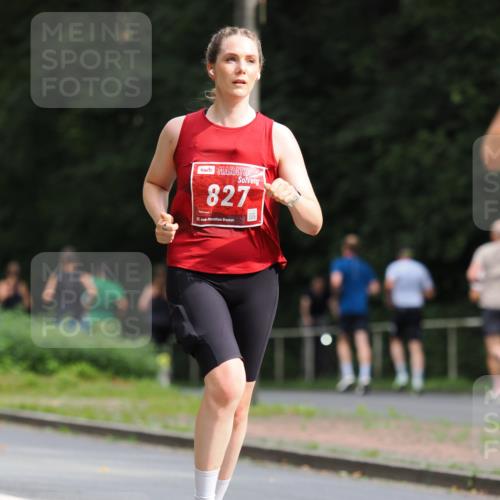13.09.2026 - 21. swb-Marathon Bremen TobiasT http://msf.ph/oto/10244558 13.09.2026 11:50:16 Laufen 827, 21, 26 meine-sportfotos.de
