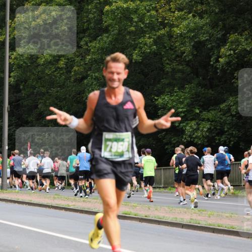 13.09.2026 - 21. swb-Marathon Bremen TobiasT http://msf.ph/oto/10244689 13.09.2026 11:51:23 Laufen 7950 meine-sportfotos.de