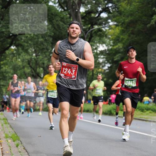 13.09.2026 - 21. swb-Marathon Bremen TobiasT http://msf.ph/oto/10244762 13.09.2026 11:51:54 Laufen 5066, 1243, 0314, 3647 meine-sportfotos.de