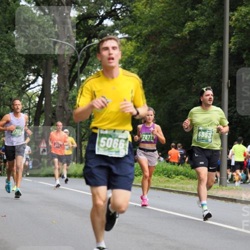 13.09.2026 - 21. swb-Marathon Bremen TobiasT http://msf.ph/oto/10244775 13.09.2026 11:51:57 Laufen 3701, 778, 5066, 78717, 6053 meine-sportfotos.de