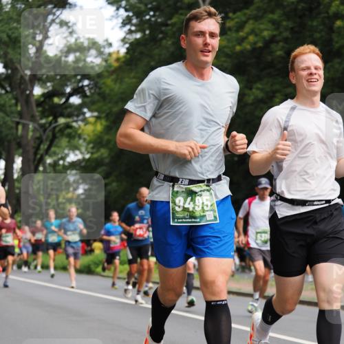 13.09.2026 - 21. swb-Marathon Bremen TobiasT http://msf.ph/oto/10244983 13.09.2026 11:53:35 Laufen 3, 23, 9495, 21, 40, 531 meine-sportfotos.de