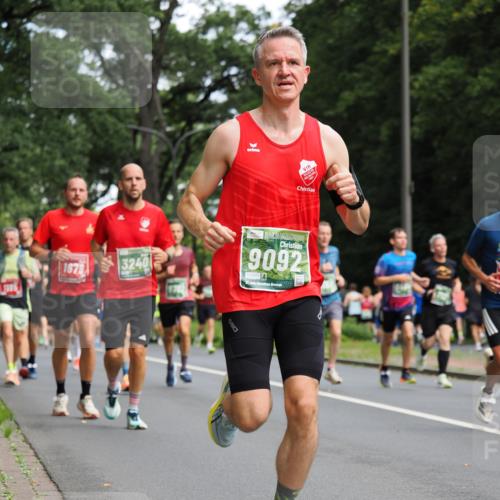 13.09.2026 - 21. swb-Marathon Bremen TobiasT http://msf.ph/oto/10245000 13.09.2026 11:53:37 Laufen 1679, 3240, 9092, 6263, 21, 246 meine-sportfotos.de