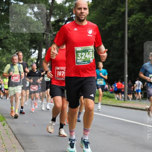 13.09.2026 - 21. swb-Marathon Bremen TobiasT http://msf.ph/oto/10245018 13.09.2026 11:53:38 Laufen 1185, 167, 3240, 7844, 21, 6274 meine-sportfotos.de