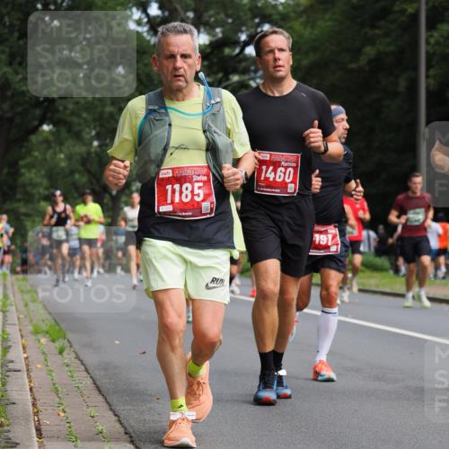 13.09.2026 - 21. swb-Marathon Bremen TobiasT http://msf.ph/oto/10245029 13.09.2026 11:53:42 Laufen 1185, 246, 1460, 2, 191 meine-sportfotos.de