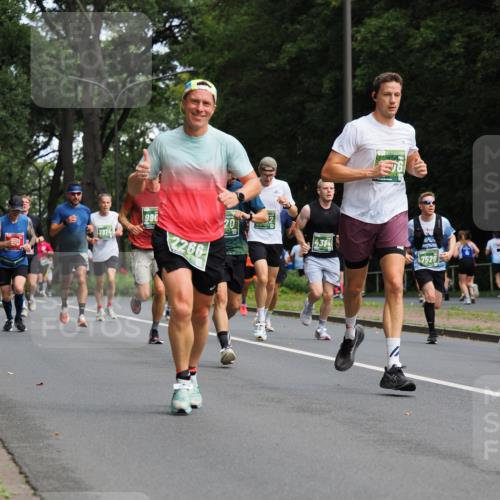 13.09.2026 - 21. swb-Marathon Bremen TobiasT http://msf.ph/oto/10245065 13.09.2026 11:53:52 Laufen 990, 7874, 2266, 20, 4384, 6, 7526 meine-sportfotos.de