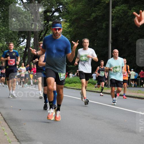 13.09.2026 - 21. swb-Marathon Bremen TobiasT http://msf.ph/oto/10245079 13.09.2026 11:53:55 Laufen 20, 242, 7874, 13248, 2480, 2599 meine-sportfotos.de