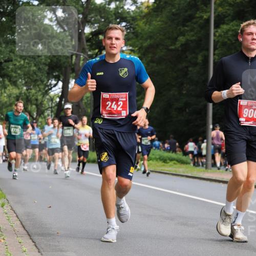 13.09.2026 - 21. swb-Marathon Bremen TobiasT http://msf.ph/oto/10245100 13.09.2026 11:53:59 Laufen 9775, 20, 242, 21, 900, 26 meine-sportfotos.de