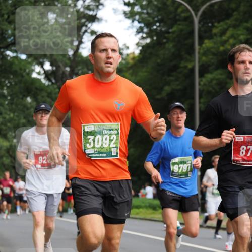 13.09.2026 - 21. swb-Marathon Bremen TobiasT http://msf.ph/oto/10245114 13.09.2026 11:54:07 Laufen 92, 3092, 8375, 26, 87, 9797, 21 meine-sportfotos.de