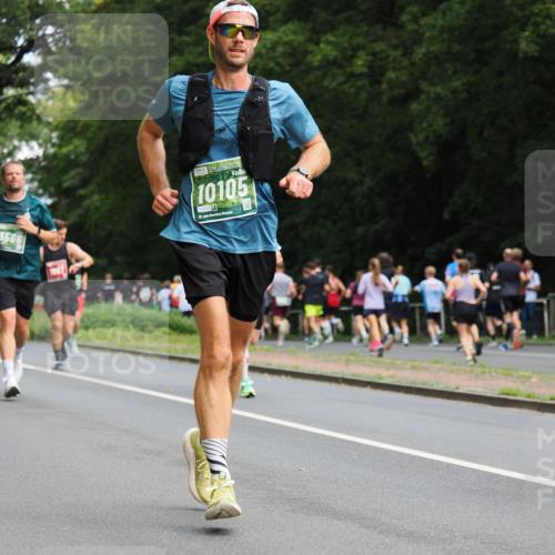 13.09.2026 - 21. swb-Marathon Bremen TobiasT http://msf.ph/oto/10245140 13.09.2026 11:54:12 Laufen 3566, 10105, 5028, 21 meine-sportfotos.de