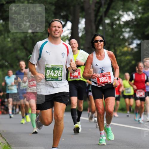 13.09.2026 - 21. swb-Marathon Bremen TobiasT http://msf.ph/oto/10245149 13.09.2026 11:54:21 Laufen 207, 9426, 486, 1851 meine-sportfotos.de