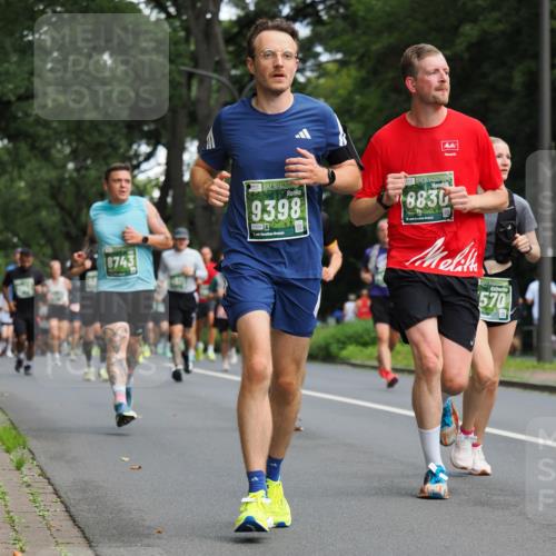 13.09.2026 - 21. swb-Marathon Bremen TobiasT http://msf.ph/oto/10245176 13.09.2026 11:54:28 Laufen 8743, 9398, 1, 26, 8830, 570 meine-sportfotos.de