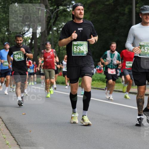 13.09.2026 - 21. swb-Marathon Bremen TobiasT http://msf.ph/oto/10245180 13.09.2026 11:54:34 Laufen 7, 5893, 305, 7042, 21, 305, 457, 21 meine-sportfotos.de