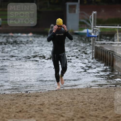 13.09.2026 - Stadtparktriathlon Mo-Foto http://msf.ph/oto/10245274 13.09.2026 12:29:46 Schwimmen 1224 meine-sportfotos.de