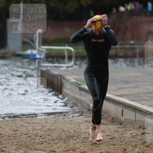 13.09.2026 - Stadtparktriathlon Mo-Foto http://msf.ph/oto/10245290 13.09.2026 12:29:49 Schwimmen 1224 meine-sportfotos.de