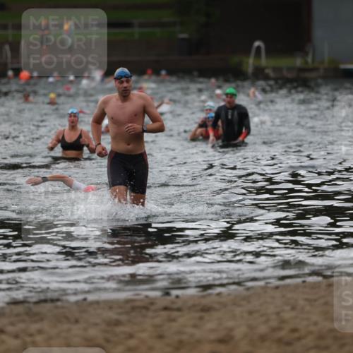 13.09.2026 - Stadtparktriathlon Mo-Foto http://msf.ph/oto/10245432 13.09.2026 12:31:06 Schwimmen 1203, 1301 meine-sportfotos.de