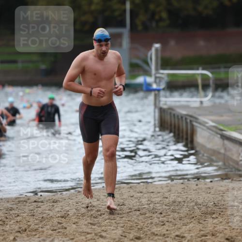 13.09.2026 - Stadtparktriathlon Mo-Foto http://msf.ph/oto/10245439 13.09.2026 12:31:11 Schwimmen 1203, 1301 meine-sportfotos.de