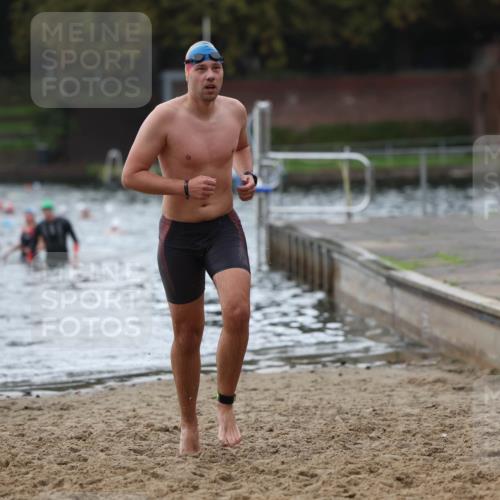 13.09.2026 - Stadtparktriathlon Mo-Foto http://msf.ph/oto/10245444 13.09.2026 12:31:12 Schwimmen 1203, 1301 meine-sportfotos.de