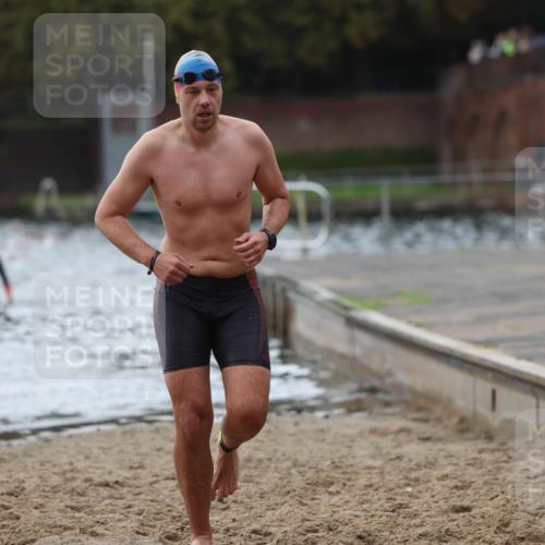 13.09.2026 - Stadtparktriathlon Mo-Foto http://msf.ph/oto/10245447 13.09.2026 12:31:12 Schwimmen 1203, 1301 meine-sportfotos.de