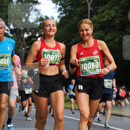13.09.2026 - 21. swb-Marathon Bremen TobiasT http://msf.ph/oto/10245602 13.09.2026 11:58:17 Laufen 000, 261, 10077, 10069, 21, 8227 meine-sportfotos.de