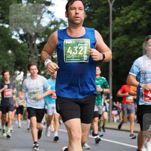 13.09.2026 - 21. swb-Marathon Bremen TobiasT http://msf.ph/oto/10245675 13.09.2026 11:58:26 Laufen 4321, 21, 26, 4 meine-sportfotos.de