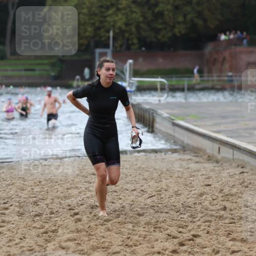 13.09.2026 - Stadtparktriathlon Mo-Foto http://msf.ph/oto/10245686 13.09.2026 12:32:19 Schwimmen 1189, 1251, 1273, 1294 meine-sportfotos.de