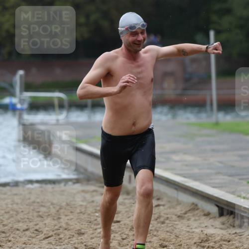 13.09.2026 - Stadtparktriathlon Mo-Foto http://msf.ph/oto/10245704 13.09.2026 12:32:30 Schwimmen 1205, 1216, 1241, 1263, 1273, 1298 meine-sportfotos.de
