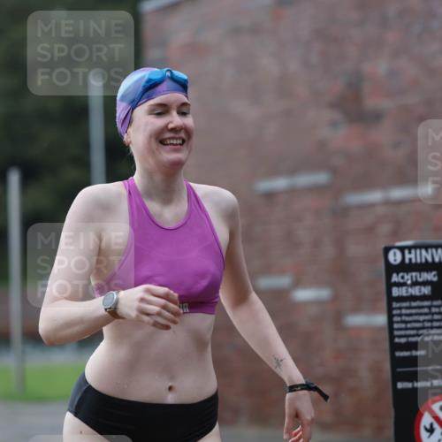 13.09.2026 - Stadtparktriathlon Mo-Foto http://msf.ph/oto/10245726 13.09.2026 12:32:35 Schwimmen 1198, 1205, 1216, 1241, 1263, 1298 meine-sportfotos.de