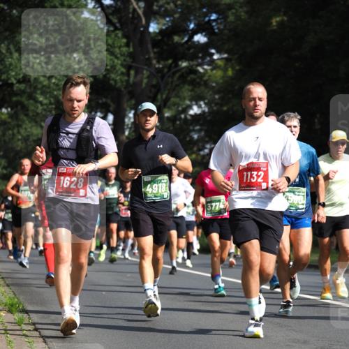 13.09.2026 - 21. swb-Marathon Bremen TobiasT http://msf.ph/oto/10245800 13.09.2026 11:59:06 Laufen 1628, 4918, 3774, 1132 meine-sportfotos.de
