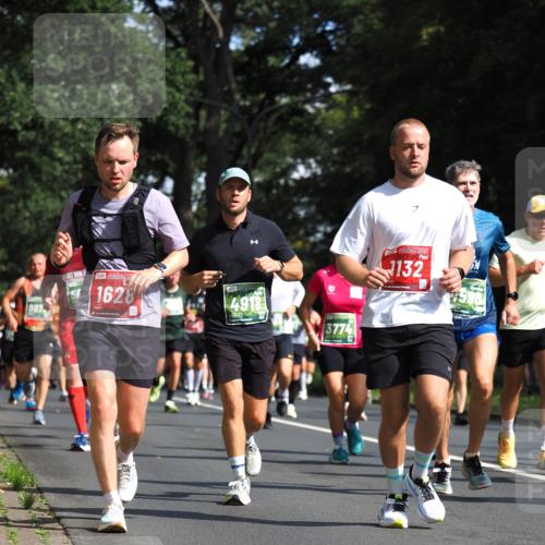 13.09.2026 - 21. swb-Marathon Bremen TobiasT http://msf.ph/oto/10245807 13.09.2026 11:59:06 Laufen 1628, 4918, 3774, 132, 590 meine-sportfotos.de