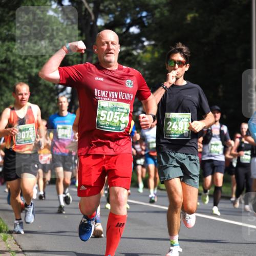 13.09.2026 - 21. swb-Marathon Bremen TobiasT http://msf.ph/oto/10245852 13.09.2026 11:59:09 Laufen 9073, 96, 5054, 21, 26, 2491, 2427 meine-sportfotos.de