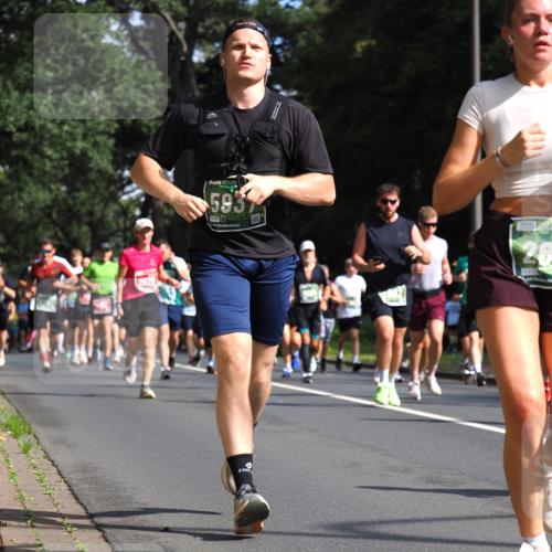 13.09.2026 - 21. swb-Marathon Bremen TobiasT http://msf.ph/oto/10245940 13.09.2026 11:59:17 Laufen 2011, 5937, 26 meine-sportfotos.de