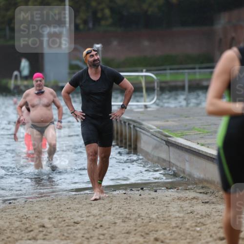13.09.2026 - Stadtparktriathlon Mo-Foto http://msf.ph/oto/10245979 13.09.2026 12:34:09 Schwimmen 1195, 1226, 1243, 1264, 1275, 1276, 1281, 1293 meine-sportfotos.de