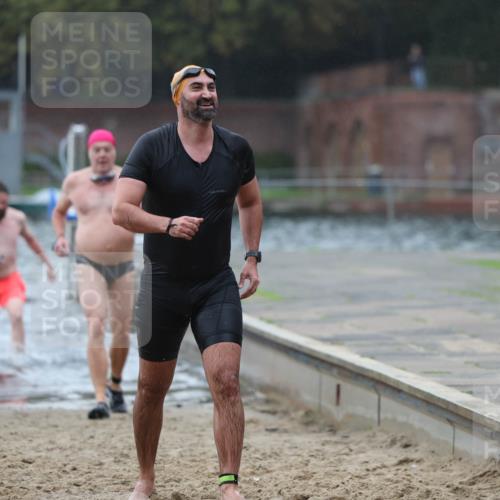 13.09.2026 - Stadtparktriathlon Mo-Foto http://msf.ph/oto/10246005 13.09.2026 12:34:13 Schwimmen 1195, 1226, 1243, 1245, 1275, 1276, 1293 meine-sportfotos.de
