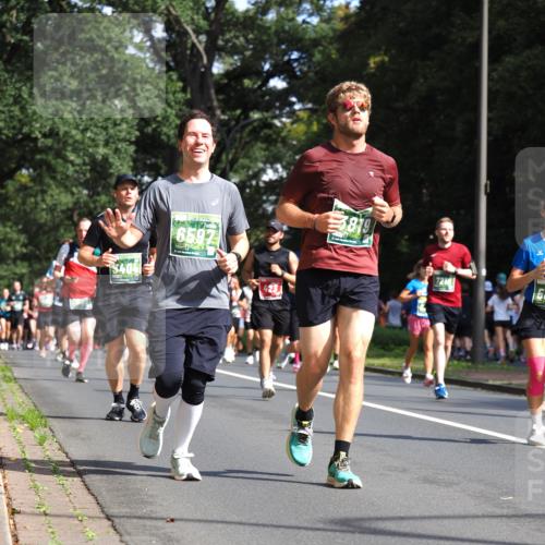 13.09.2026 - 21. swb-Marathon Bremen TobiasT http://msf.ph/oto/10246016 13.09.2026 11:59:29 Laufen 3404, 6597, 2, 26, 3879, 7216 meine-sportfotos.de