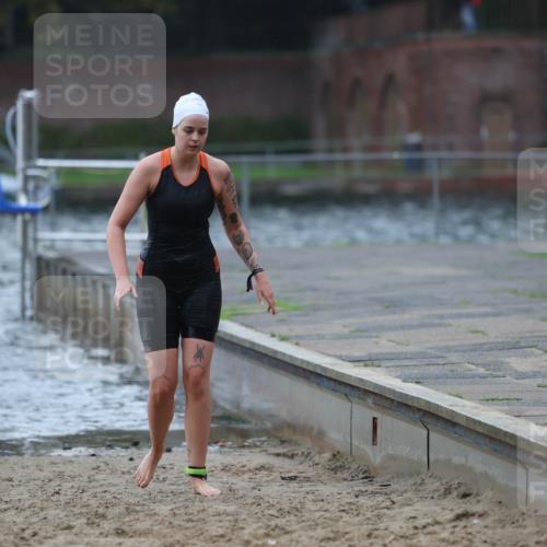13.09.2026 - Stadtparktriathlon Mo-Foto http://msf.ph/oto/10246120 13.09.2026 12:34:42 Schwimmen 1284, 1300, 1304 meine-sportfotos.de