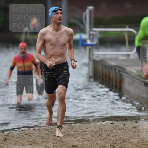 13.09.2026 - Stadtparktriathlon Mo-Foto http://msf.ph/oto/10246164 13.09.2026 12:35:03 Schwimmen 1210, 1239, 1253, 1258, 1290, 1292, 1303 meine-sportfotos.de