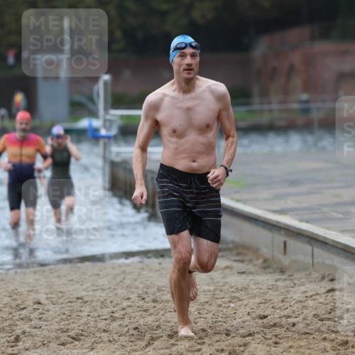 13.09.2026 - Stadtparktriathlon Mo-Foto http://msf.ph/oto/10246170 13.09.2026 12:35:05 Schwimmen 1210, 1239, 1253, 1258, 1290, 1292, 1303 meine-sportfotos.de