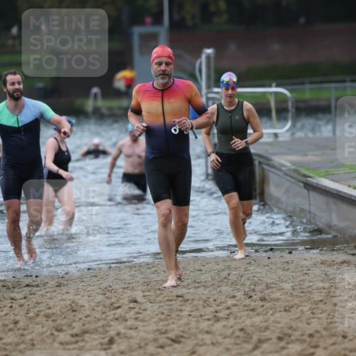13.09.2026 - Stadtparktriathlon Mo-Foto http://msf.ph/oto/10246183 13.09.2026 12:35:09 Schwimmen 1210, 1239, 1253, 1257, 1258, 1290, 1292, 1303 meine-sportfotos.de