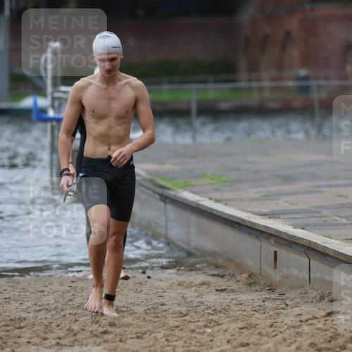 13.09.2026 - Stadtparktriathlon Mo-Foto http://msf.ph/oto/10246271 13.09.2026 12:35:37 Schwimmen 1199, 1209, 1211, 1219 meine-sportfotos.de
