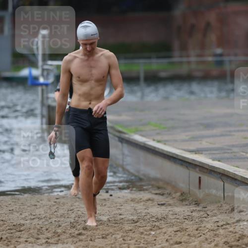 13.09.2026 - Stadtparktriathlon Mo-Foto http://msf.ph/oto/10246272 13.09.2026 12:35:37 Schwimmen 1199, 1209, 1211, 1219 meine-sportfotos.de