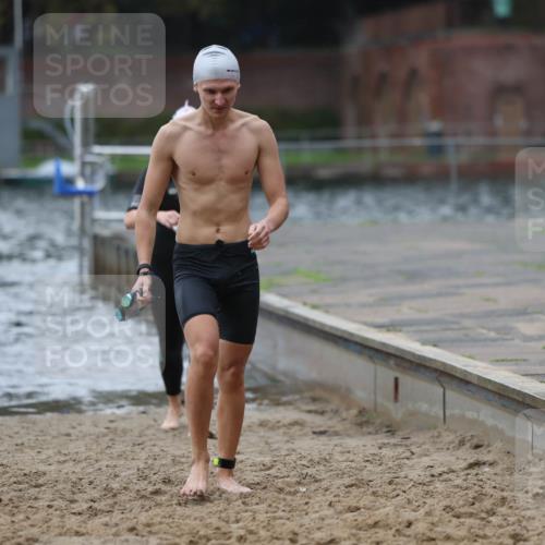 13.09.2026 - Stadtparktriathlon Mo-Foto http://msf.ph/oto/10246276 13.09.2026 12:35:38 Schwimmen 1199, 1209, 1211 meine-sportfotos.de